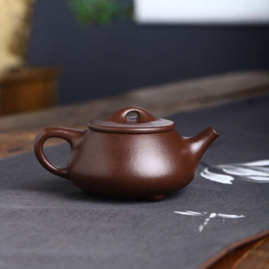 Full Handmade Yixing Zisha Teapot [Jingzhou Shi Piao Pot] (Zi Ni – 200ml)