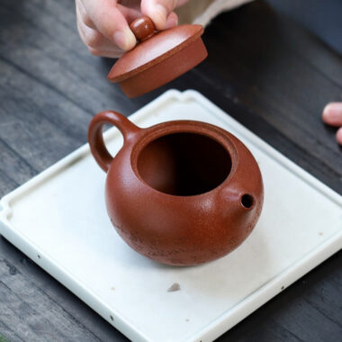 Yixing Zisha Teapot [Bao Chun Xishi] (Jiang Po Ni – 230ml)