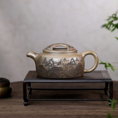 Yixing Zisha Teapot [Guanshan Niu Gai Pot] (Chenxiang Ni Firewood Firing – 700ml)