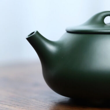 Full Handmade Yixing Zisha Teapot [Jingzhou Shi Piao Pot] (Lu Ni – 300ml)