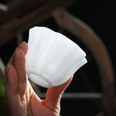 Ice Jade White Porcelain [Petals] Tea Cup 110ml