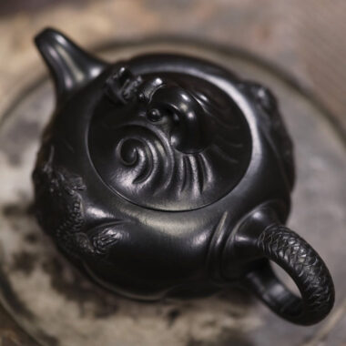 Full Handmade Yixing Zisha Teapot [Carp Dragon Pot] (Hei Ni – 170ml)