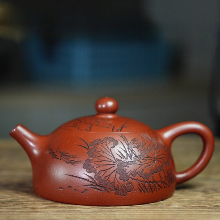 Full Handmade Yixing Zisha Teapot [Half Moon Pot] (Zhu Ni – 200ml)