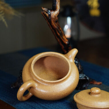 Full Handmade Yixing Zisha Teapot [Fanggu Pot] (Duan Ni – 260ml)