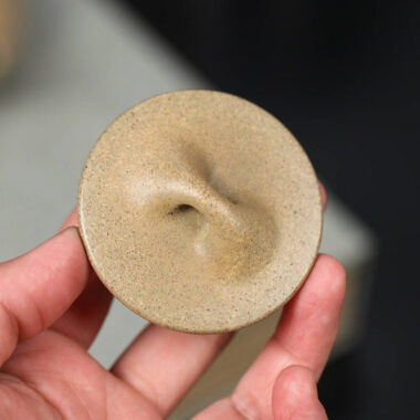 Full Handmade Yixing Zisha Teapot [Jingzhou Shi Piao Pot] (Zhima Duan Ni – 200ml)