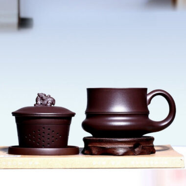 Yixing Zisha Tea Mug with Filter [Dragon] (Zi Ni – 410ml)