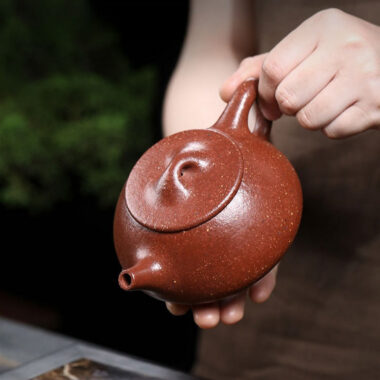 Full Handmade Yixing Zisha Teapot [Jingzhou Shi Piao] (Tao Hua Ni – 300ml)