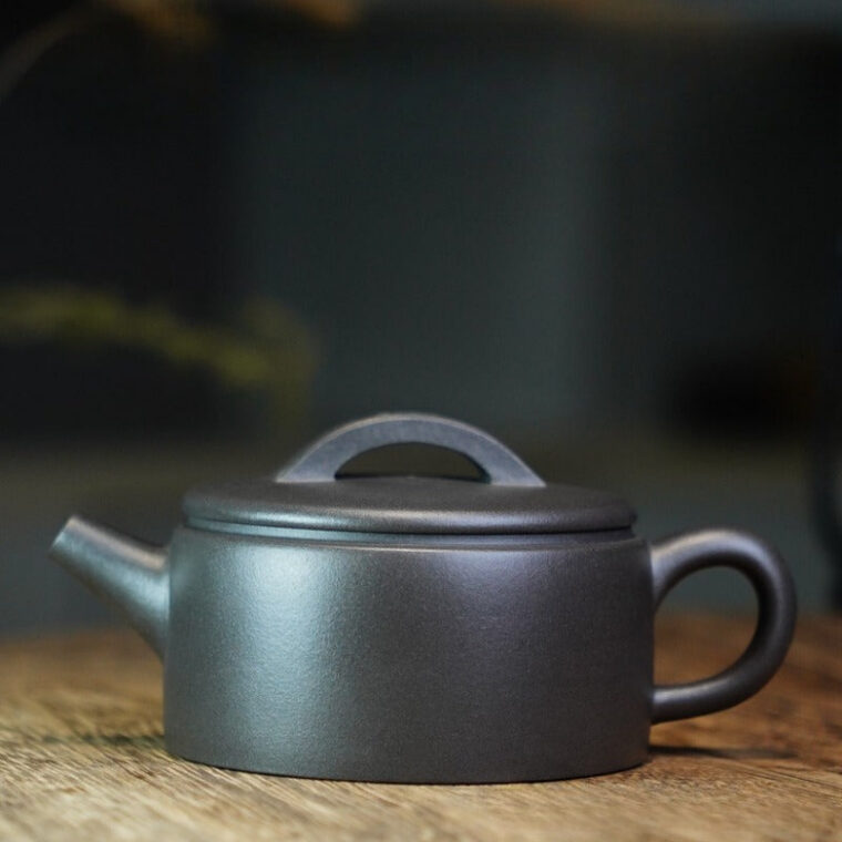 Full Handmade Yixing Zisha Teapot [Hanwa Pot] (Qinghui Ni – 180ml)