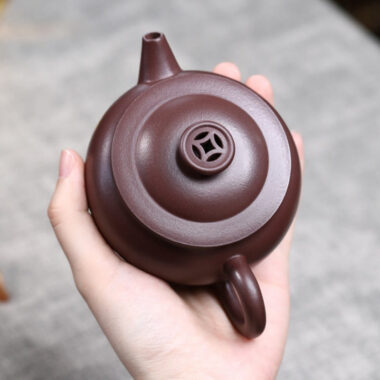 Full Handmade Yixing Zisha Teapot [Rich & Prosperity Pot] (Zi Ni – 180ml)
