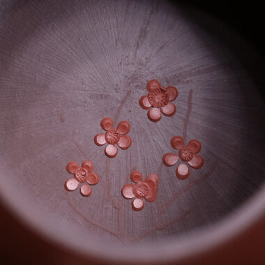 Yixing Zisha Teapot [Plum Blossom Xishi] (Zi Zhu Ni – 280ml)