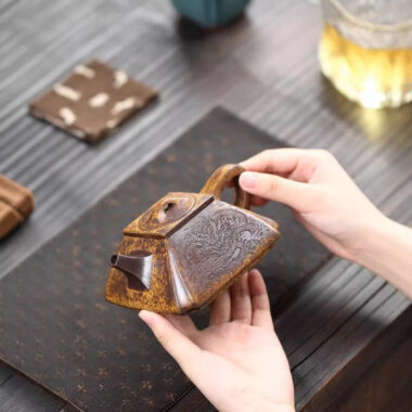 Yixing Zisha Teapot [Sifang Chou Jiao] (Longgu Jin Sha – 320ml)
