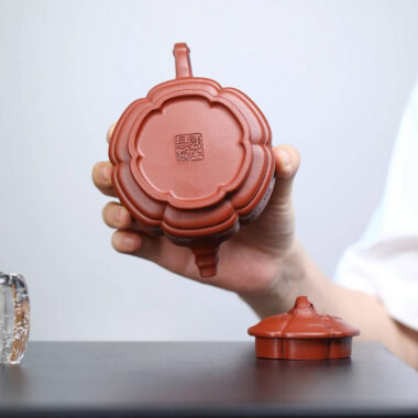Full Handmade Yixing Zisha Teapot [Zhu Gu Pot] (Zhu Ni – 230ml)