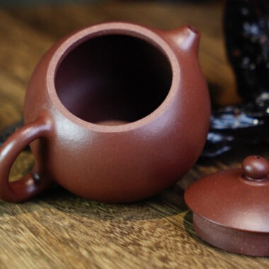 Full Handmade Yixing Zisha Teapot [Xishi Pot] (Di Cao Qing – 130ml)