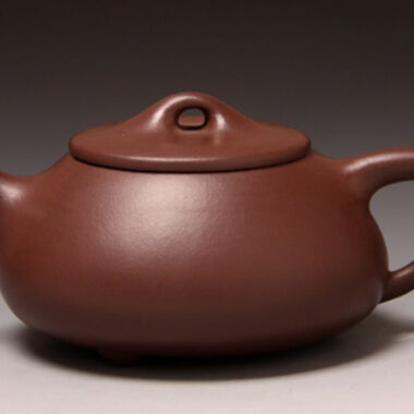 Full Handmade Yixing Zisha Teapot [Jingzhou Shi Piao Pot] (Zi Ni – 370ml)