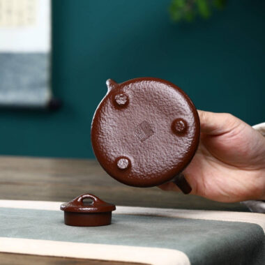 Full Handmade Yixing Zisha Teapot [Ziye Shi Piao Pot] (Lao Zi Ni – 200ml)