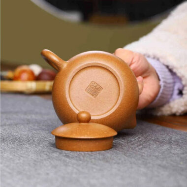 Full Handmade Yixing Zisha Teapot [Xishi Pot] (Jiang Po Ni – 220ml)