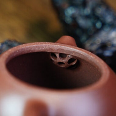 Full Handmade Yixing Zisha Teapot [Xishi Pot] (Di Cao Qing – 130ml)