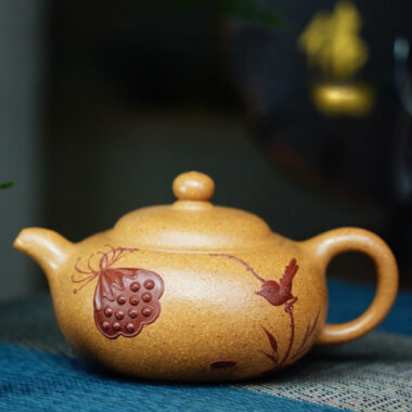 Full Handmade Yixing Zisha Teapot [Lotus Yuan Zhu Pot] (Wucai Lao Duan Ni – 220ml)