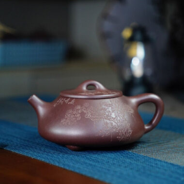 Full Handmade Yixing Zisha Teapot [Jingzhou Shi Piao Pot – Song Feng Qin Yun] (Zi Ni – 300ml)