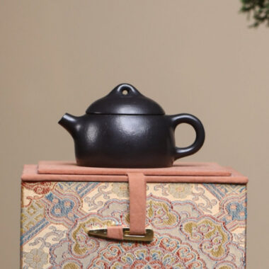 Yixing Zisha Teapot [Mini Qin Quan] (Wrinkled Skin Zhu Ni – 50ml)