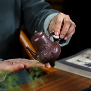 Full Handmade Yixing Zisha Teapot [Qing Feng Ming Yue] (Zi Ni – 170ml)