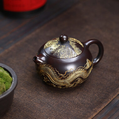 Yixing Zisha Teapot [Gilded Dragon Xishi] (Gu Hong Ni – 300ml)