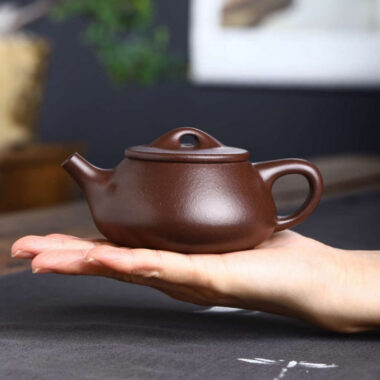 Full Handmade Yixing Zisha Teapot [Jingzhou Shi Piao Pot] (Zi Ni – 200ml)
