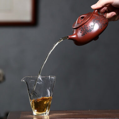 Yixing Zisha Teapot [Fenggu Shi Piao] (Long Xue Sha  – 250ml)