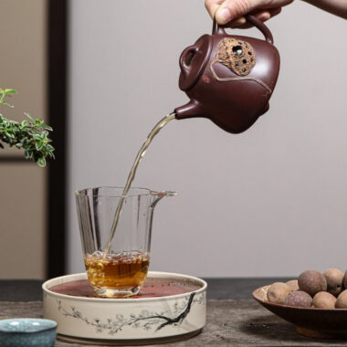 Yixing Zisha Teapot [Lotus Pod Gao Shi Piao] (Zi Zhu Ni – 320ml)