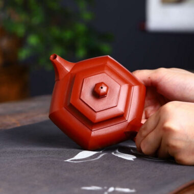 Full Handmade Yixing Zisha Teapot [Dabin Liufang Pot] (Zhu Ni – 260ml)