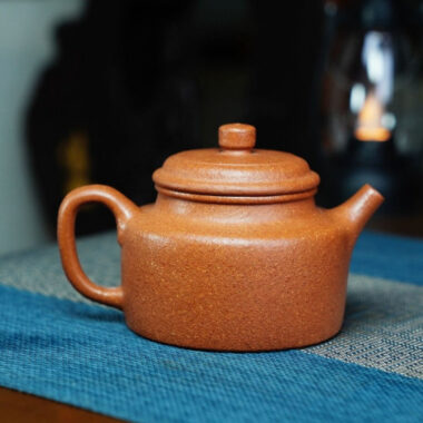 Full Handmade Yixing Zisha Teapot [Dezhong Pot] (Jiang Po Ni – 180ml)