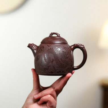 Yixing Zisha Teapot [Dragon Qin Quan] (Long Xue Sha – 380ml)