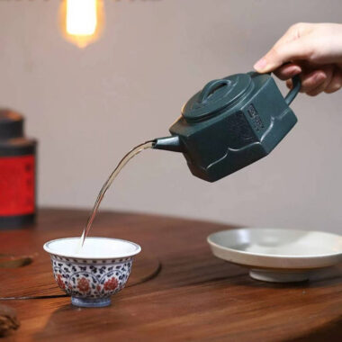 Yixing Zisha Teapot [Liufang Lianhua] (Lu Ni – 340ml)