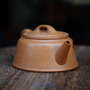 Full Handmade Yixing Zisha Teapot [Yu Zhao Pot] (Wucai Lao Duan Ni – 170ml)