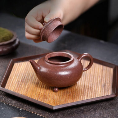 Full Handmade Yixing Zisha Teapot [Shui Ping Tripod] (Tao Hua Ni – 210ml)