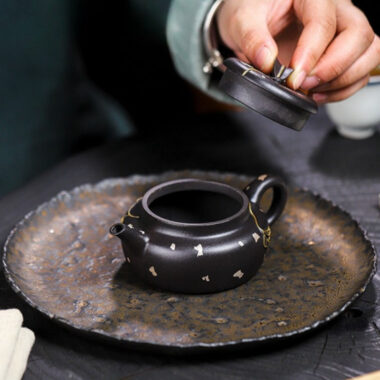 Full Handmade Yixing Zisha Teapot [Jin Zhi Yuye] (Hei Luo Lan – 150ml)