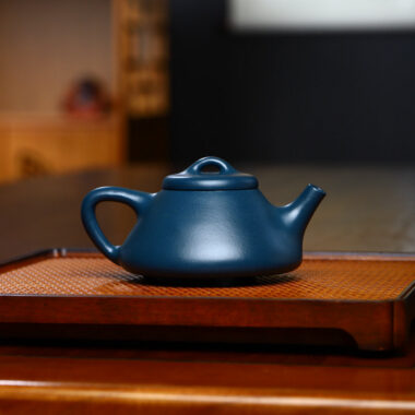 Yixing Zisha Teapot [Fengming Ziye Shi Piao] (Tian Qing Ni – 180ml)