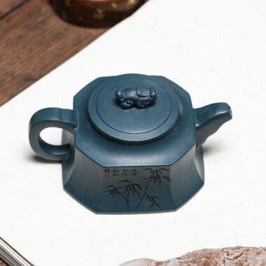 Yixing Zisha Teapot [The Dragon] (Tian Qing Ni – 220ml)
