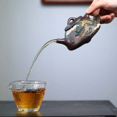 Full Handmade Yixing Zisha Teapot [Dragon Ziye Shi Piao Pot] (Lao Zi Ni – 360ml)