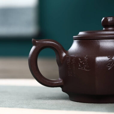 Full Handmade Yixing Zisha Teapot [Liuliu Dashun Pot] (Lao Zi Ni – 300ml)