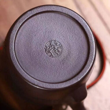 Yixing Zisha Teapot [Niu Gai Yang Tong Pot] (Lao Zi Ni – 300ml)