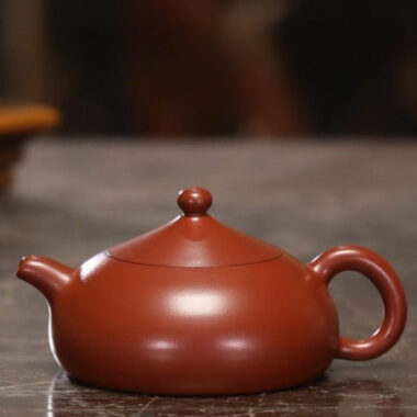 Full Handmade Yixing Zisha Teapot [Half Moon Pot] (Dahongpao – 170ml)