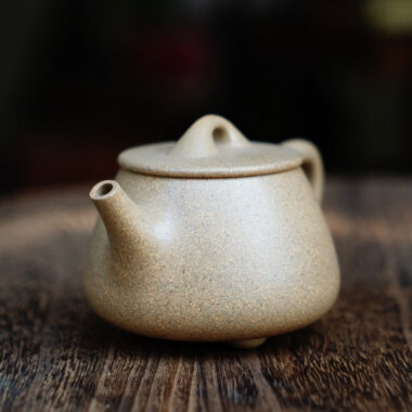 Full Handmade Yixing Zisha Teapot [Gao Shi Piao Pot] (Qing Duan Ni – 190ml)