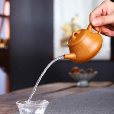 Full Handmade Yixing Zisha Teapot [Xin Piao Pot] (Wucai Lao Duan Ni – 200ml)