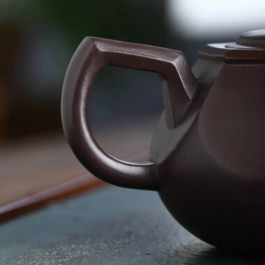 Full Handmade Yixing Zisha Teapot [Liufang Yandou Pot] (Lao Zi Ni – 160ml)
