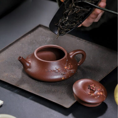 Full Handmade Yixing Zisha Teapot [Xiao Yao] (Zi Ni – 110ml)