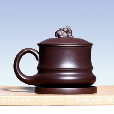 Yixing Zisha Tea Mug with Filter [Dragon] (Zi Ni – 410ml)
