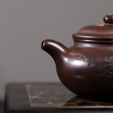 Yixing Zisha Teapot [Frangrant Fanggu] (Zi Ni – 260ml)