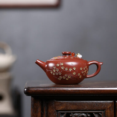 Yixing Zisha Teapot [Plum Blossom Wanyu] (Dahongpao – 220ml)