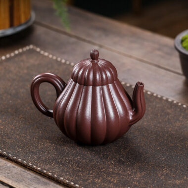 Full Handmade Yixing Zisha Teapot [Han Qing] (Zi Ni – 260ml)